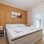 Апартаменты Malerisches Nur 350 Meter Zum Mit Panoramameerblick, Pool, Aussendusche Драмаль