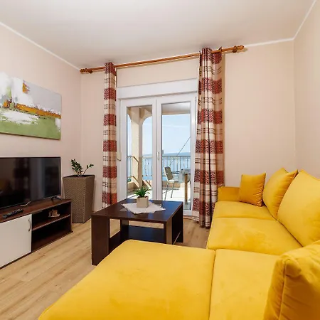 Malerisches Nur 350 Meter Zum Mit Panoramameerblick, Pool, Aussendusche Apartment Dramalj