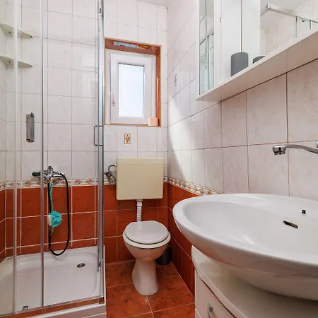 Malerisches Nur 350 Meter Zum Mit Panoramameerblick, Pool, Aussendusche Apartment Dramalj