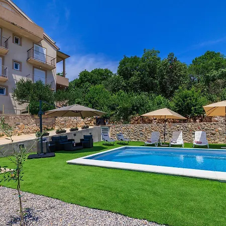 Malerisches Nur 350 Meter Zum Mit Panoramameerblick, Pool, Aussendusche * Dramalj